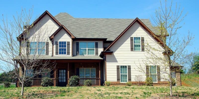6 Roofing Tips for New Homeowners