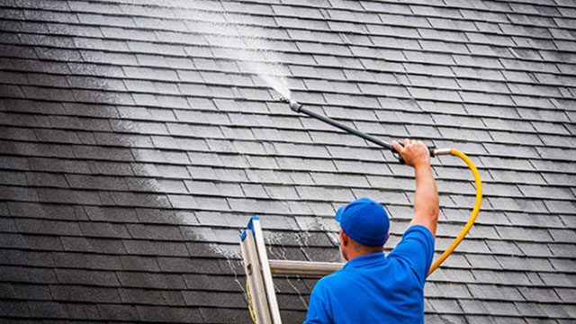 https://equityroofs.com/wp-content/uploads/2022/08/clean-roof-640x360.jpg
